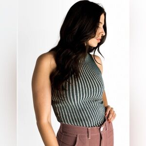 SOLUNA COLLECTIVE Green Specks Mock Neck Top Size Large Fall Layering Knit Peru